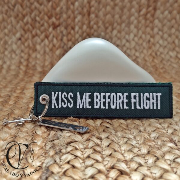 Llavero Kiss Me Before Flight - Imagen 13